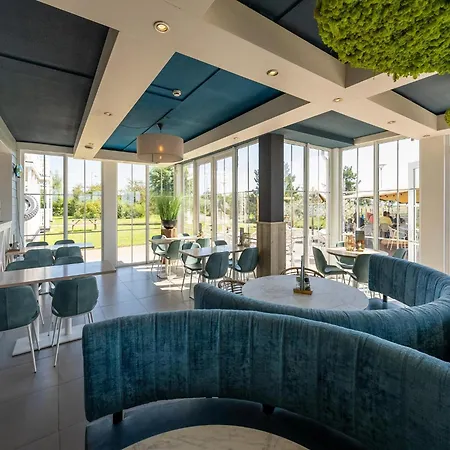 Villa Restyled With 2 Bathrooms, The At 6 Km *